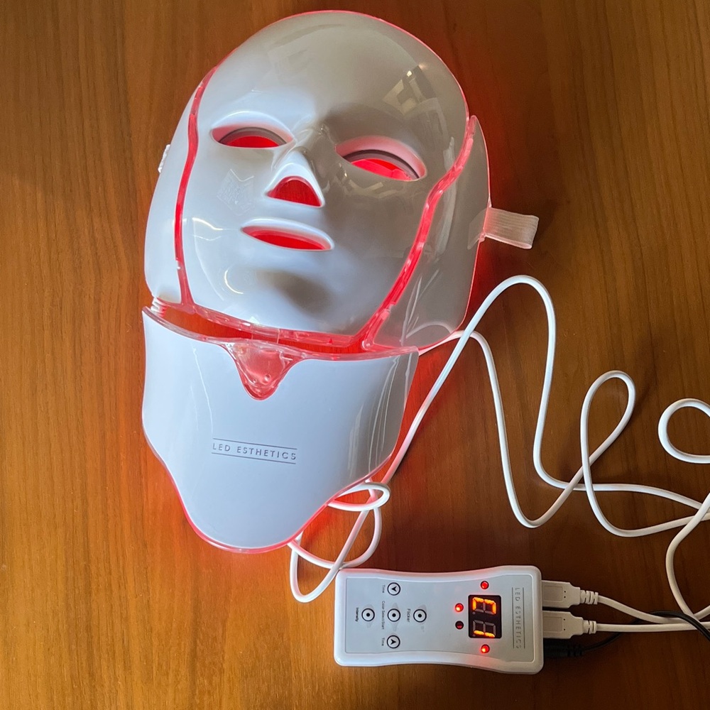 LED ESTHETICS FACE NECK MASK